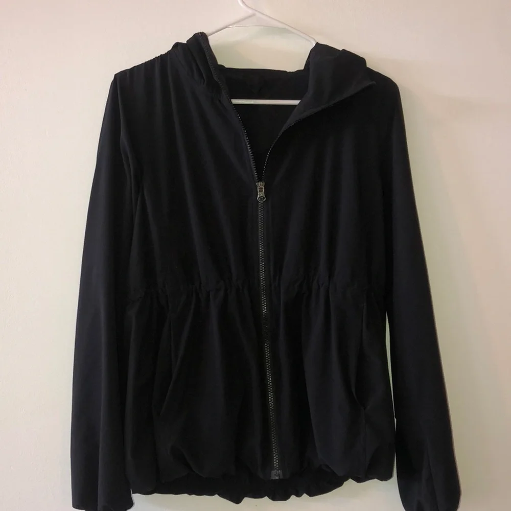 Lululemon Rain Jacket Size 4 - Picture 5 of 16